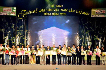 Five Guinness records at first Vietnam Forestry Festival